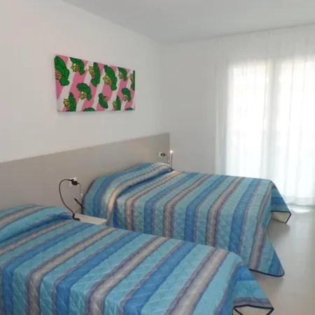 Stylish With Rooftop Pool Διαμέρισμα Μπιμπιόνε