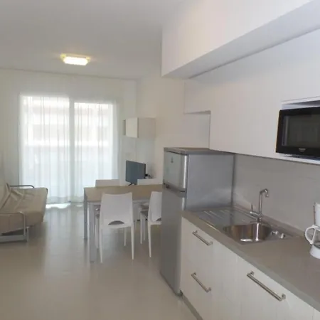 Διαμέρισμα Stylish With Rooftop Pool *